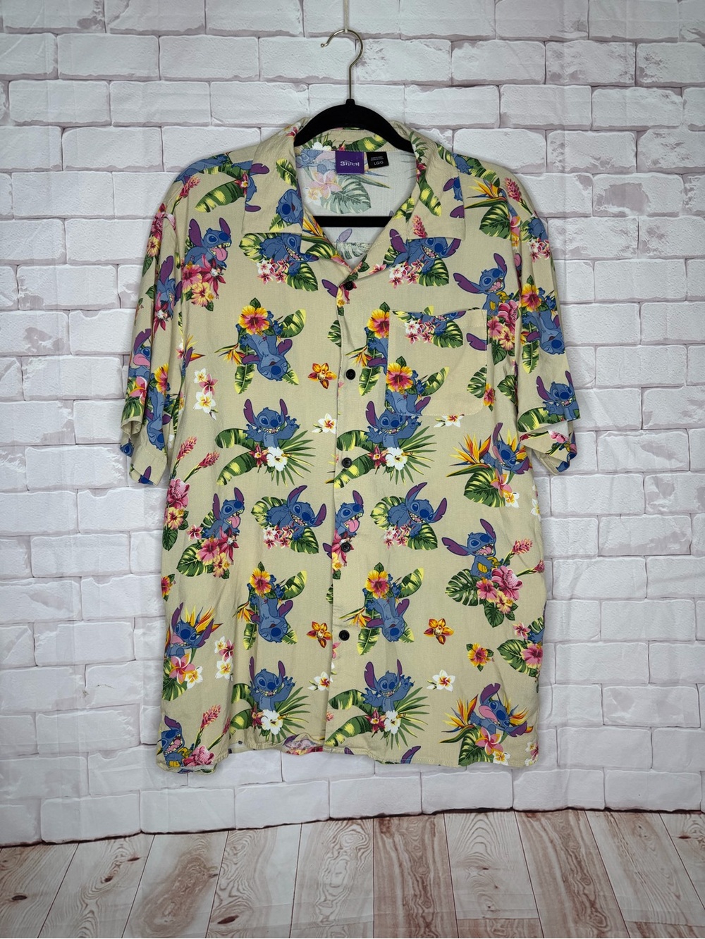 Disney Stitch Tropical Hawaiian Button Up Shirt Men’s Large L Aloha Floral